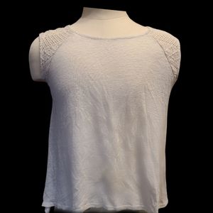 A.n.a White Women's Short Sleeve Shirt. L.